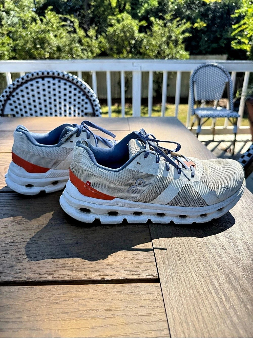 On Cloud Women’s Cloudrunner in Undyed-White/Flame